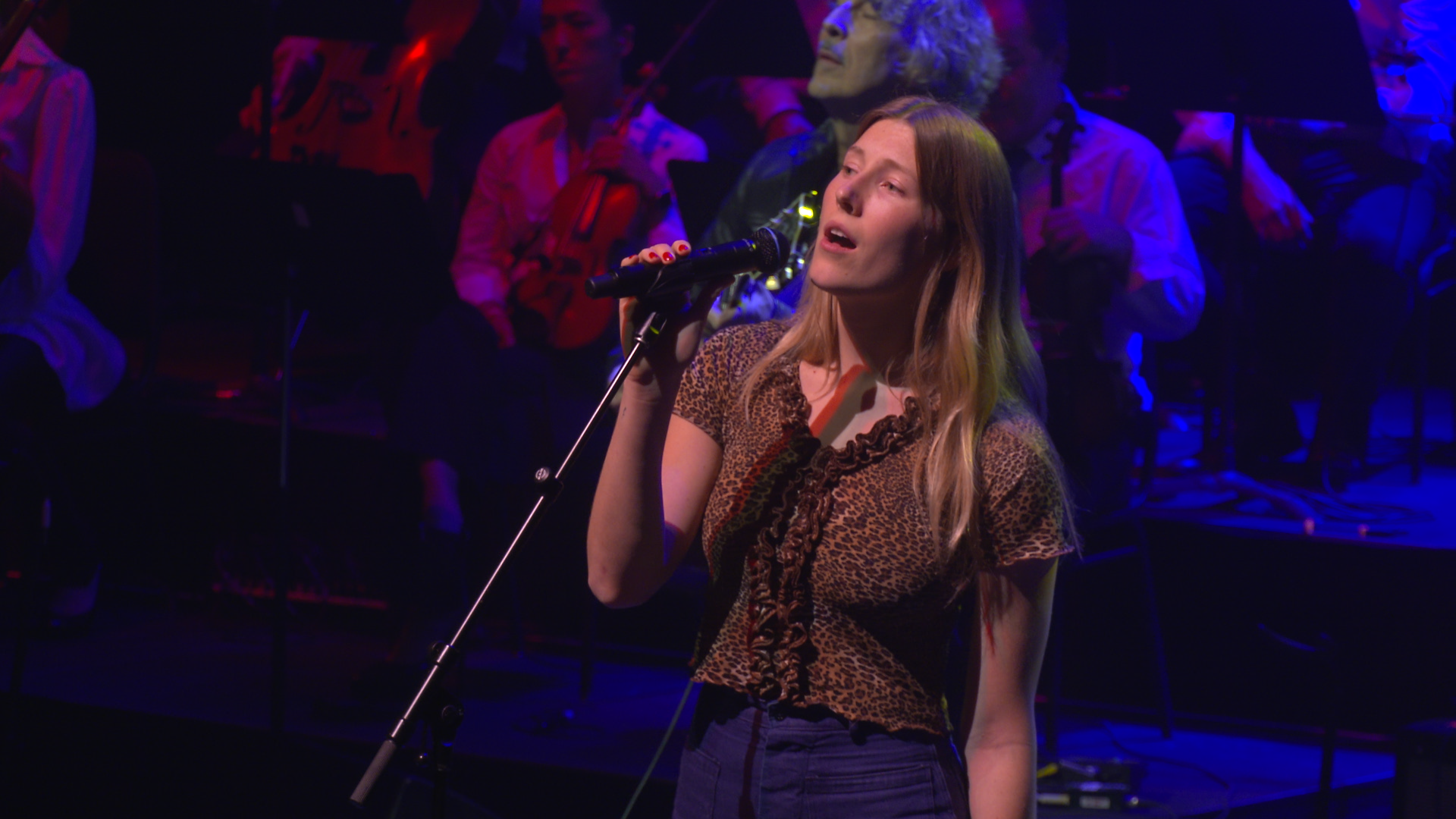 Guitar lessons Toronto — Studio 211 UNBREAKABLE II Georgia Harmer live